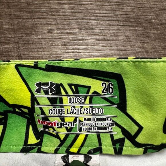 Under Armour Swim Trunks Size 26 - Picture 2 of 4